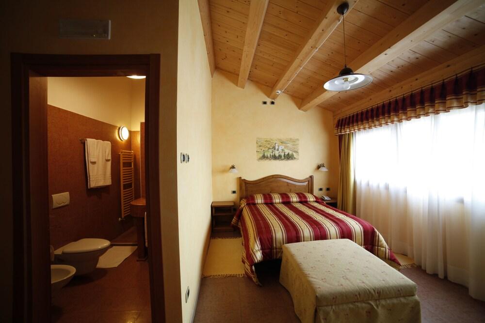 Sporting Hotel San Felice Illasi Exterior photo