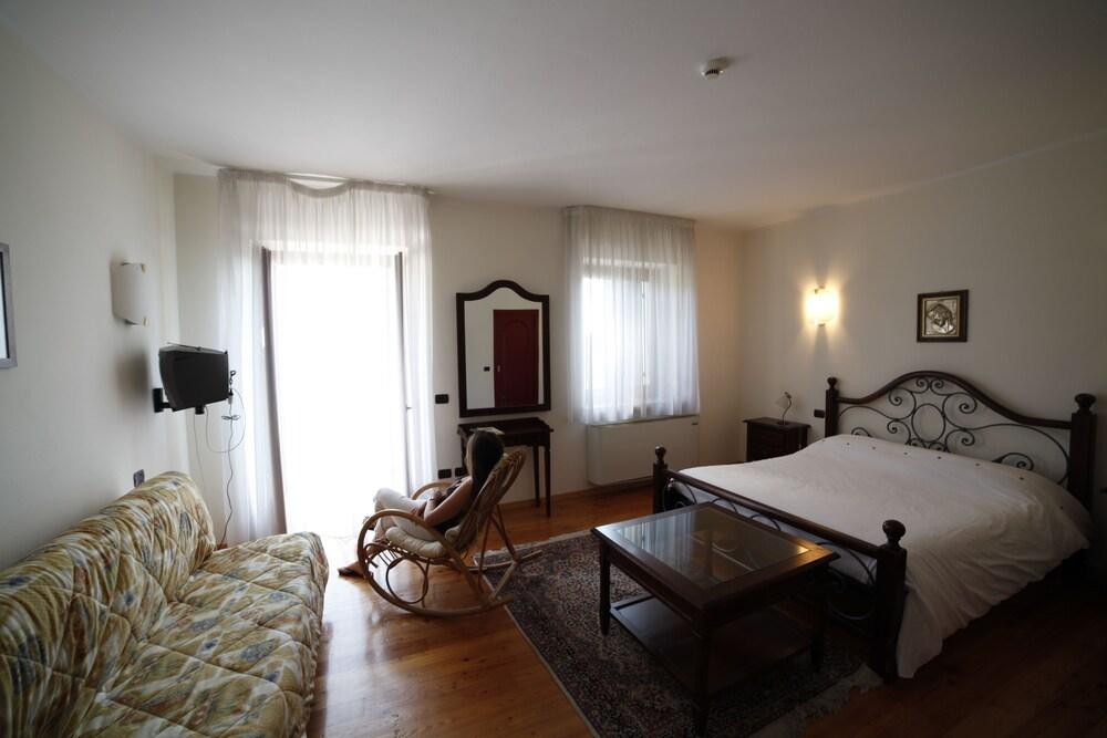 Sporting Hotel San Felice Illasi Exterior photo