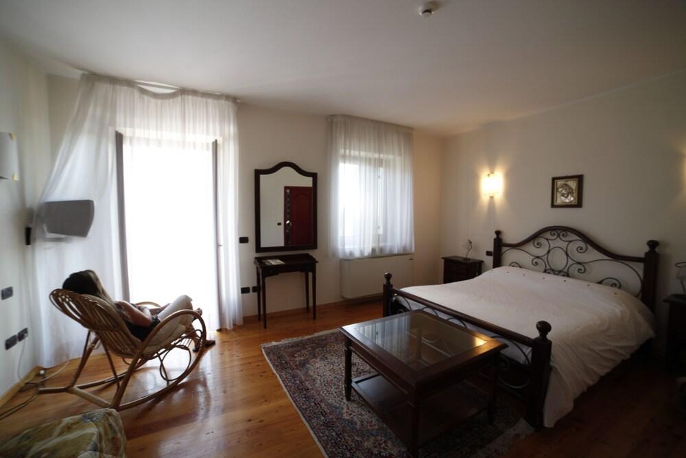 Sporting Hotel San Felice Illasi Exterior photo