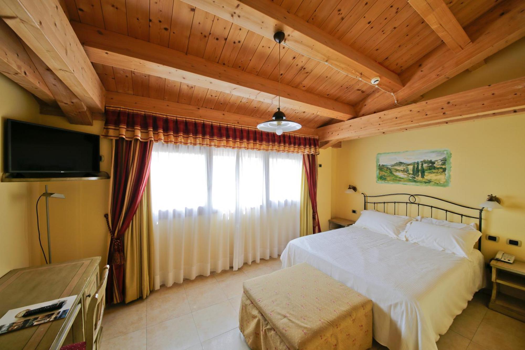 Sporting Hotel San Felice Illasi Exterior photo