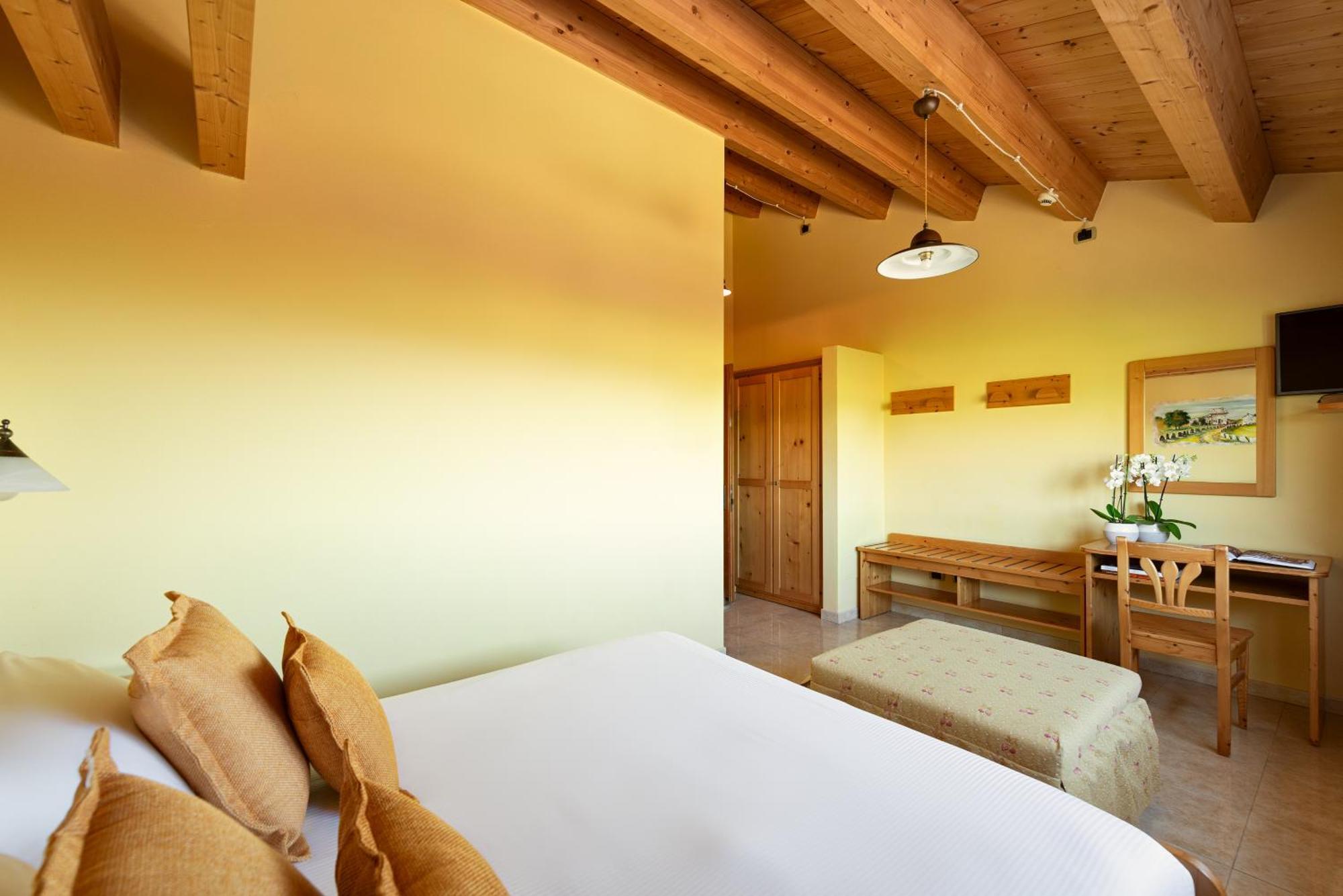 Sporting Hotel San Felice Illasi Exterior photo